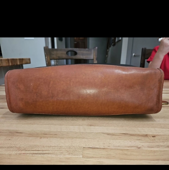 Dooney & Bourke Vintage 1984 All Weather Leather Navy and Brown Shoulder Bag - Picture 8 of 8